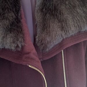 💄💄Belted Wine Coat Faux Fur Gold Zipper💄💄
